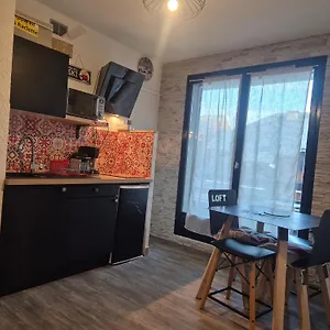 https://appartement-station-risoul-1850-pied-des-pistes-le-villaret-2.fr-provencehotel.com